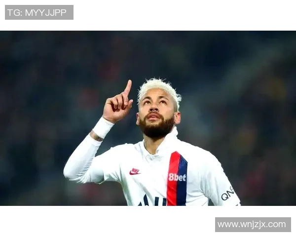 国际足球明星休闲出场展现魅力与风采引领时尚潮流